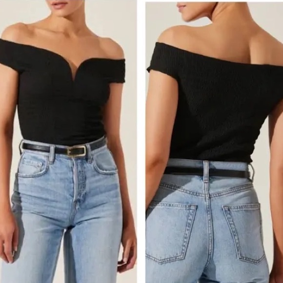 Astr Black Off-Shoulder Crop Top - Picture 2 of 9